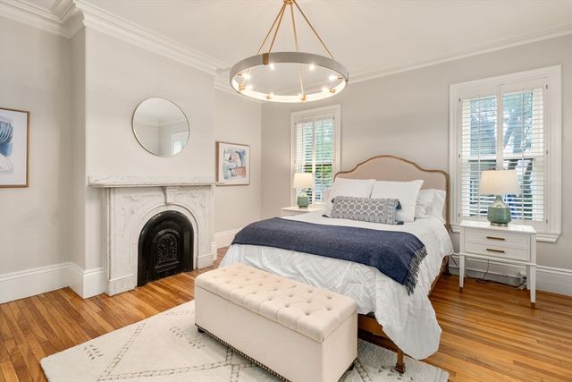 2 Lexington St, Boston, MA 02129