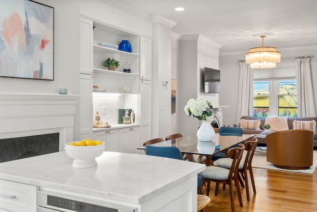 2 Lexington St, Boston, MA 02129