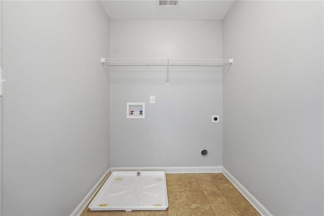 523 Besra Drive, Grayson, GA 30017