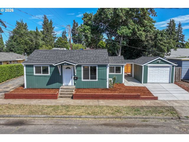 823 4TH St, Springfield, OR 97477