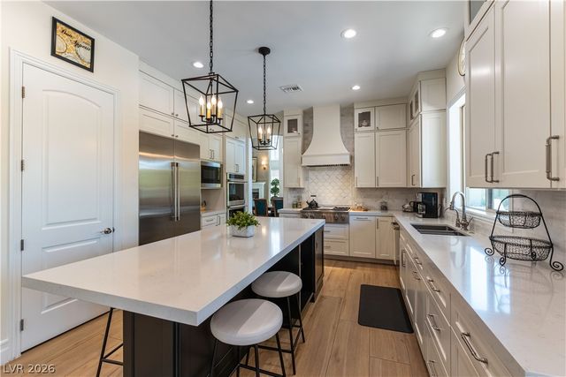 10100 Cresent Mesa Lane, Las Vegas, NV 89145