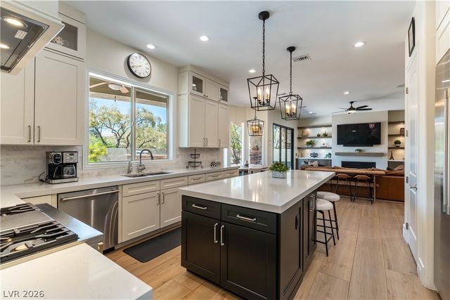 10100 Cresent Mesa Lane, Las Vegas, NV 89145
