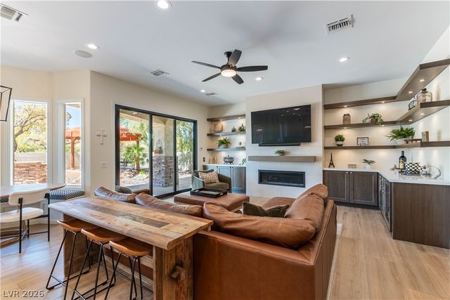 10100 Cresent Mesa Lane, Las Vegas, NV 89145