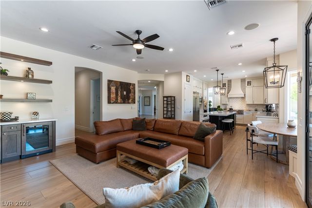 10100 Cresent Mesa Lane, Las Vegas, NV 89145