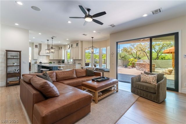 10100 Cresent Mesa Lane, Las Vegas, NV 89145