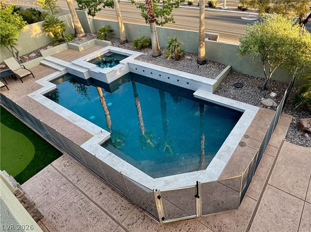 10100 Cresent Mesa Lane, Las Vegas, NV 89145