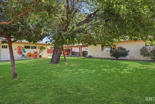 5816 Sandalwood Street, Bakersfield, CA 93308