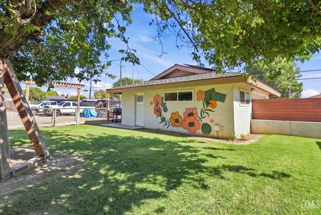 5816 Sandalwood Street, Bakersfield, CA 93308