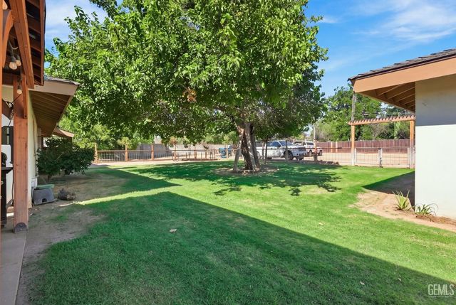 5816 Sandalwood Street, Bakersfield, CA 93308