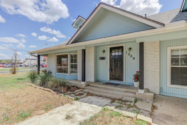 1509 Hill ST, Bastrop, TX 78602