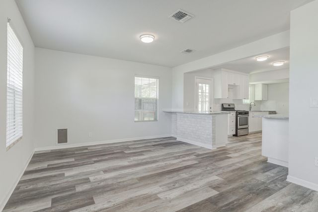 1509 Hill ST, Bastrop, TX 78602