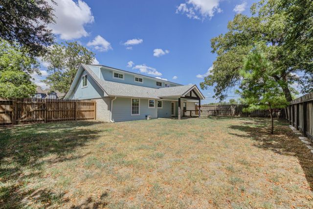 1509 Hill ST, Bastrop, TX 78602