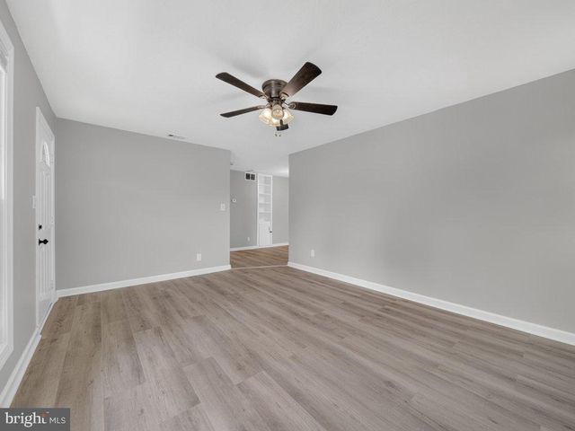 4906 UPLAND DR, Alexandria, VA 22310