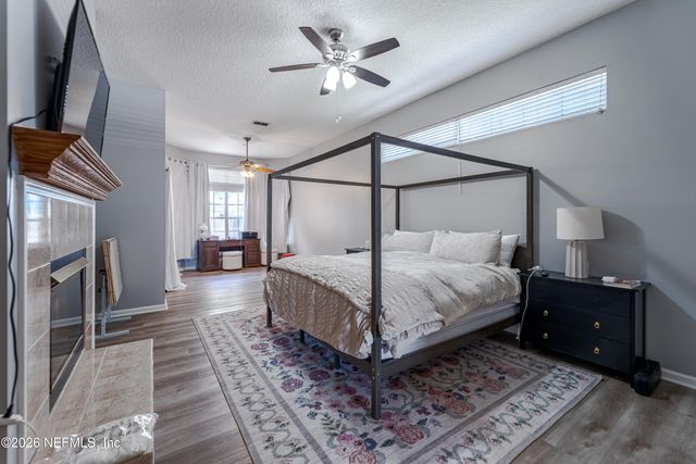 1878 WILLESDON Drive E, Jacksonville, FL 32246