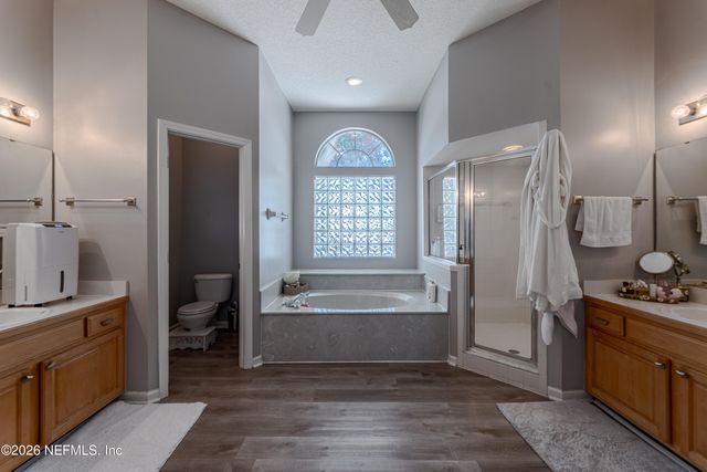 1878 WILLESDON Drive E, Jacksonville, FL 32246