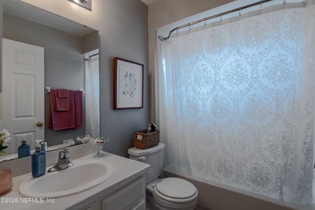 1878 WILLESDON Drive E, Jacksonville, FL 32246