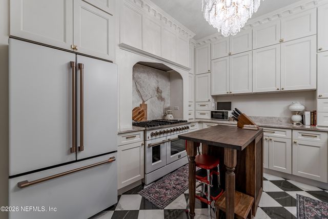 1878 WILLESDON Drive E, Jacksonville, FL 32246