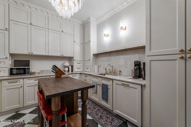 1878 WILLESDON Drive E, Jacksonville, FL 32246