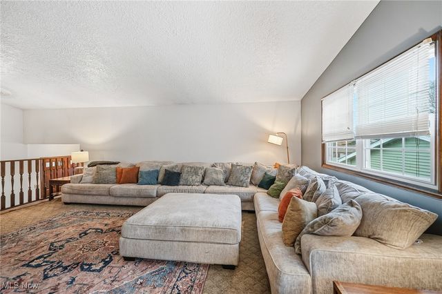 2974 Schotten Road, Hubbard, OH 44425