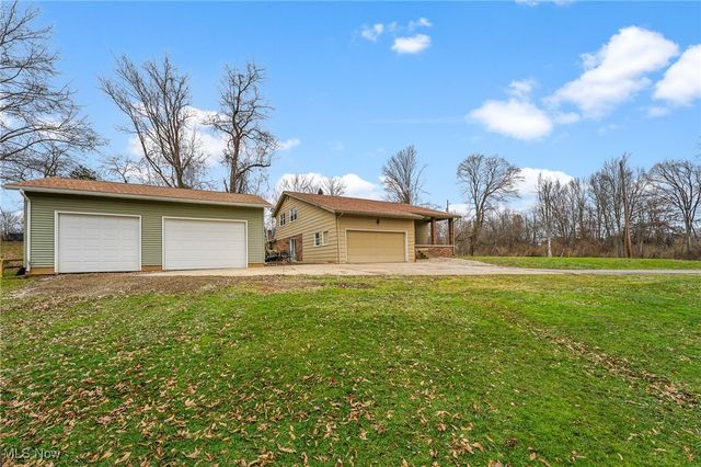 2974 Schotten Road, Hubbard, OH 44425