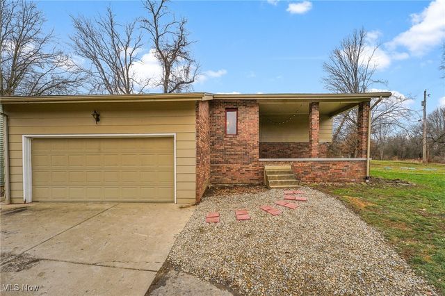 2974 Schotten Road, Hubbard, OH 44425