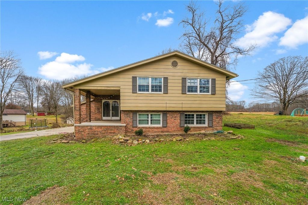 2974 Schotten Road, Hubbard, OH 44425