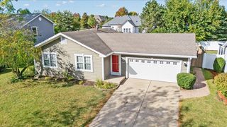 489 Pinewood Drive, North Aurora, IL 60542