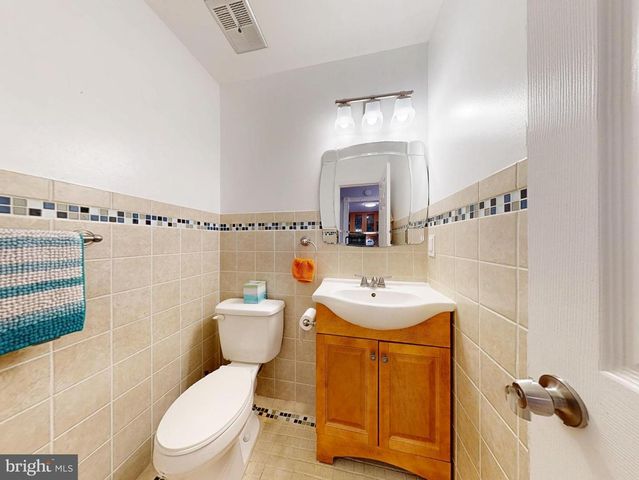 7302 ROLLING OAK LN, Springfield, VA 22153