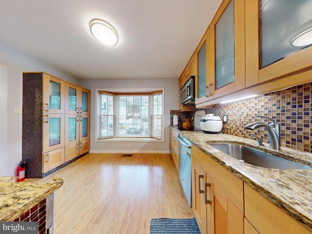 7302 ROLLING OAK LN, Springfield, VA 22153