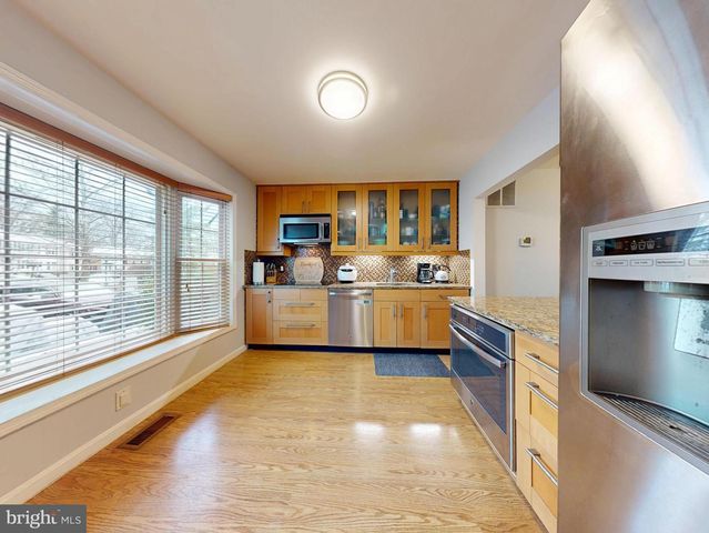 7302 ROLLING OAK LN, Springfield, VA 22153