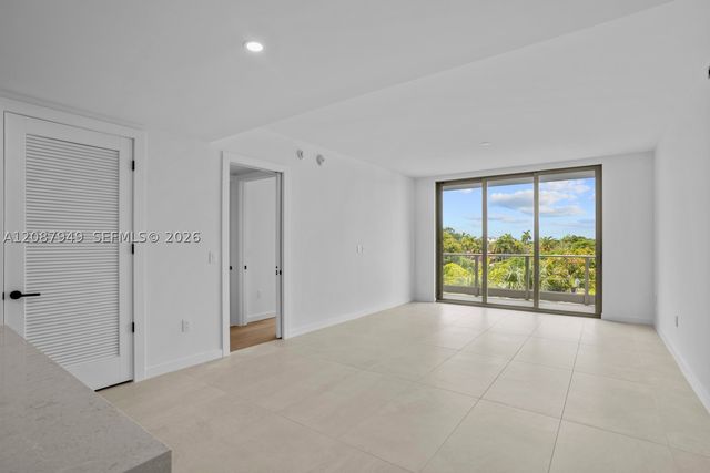 2200 Brickell Ave 319, Miami, FL 33129