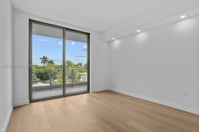 2200 Brickell Ave 319, Miami, FL 33129
