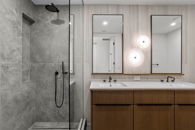 2200 Brickell Ave 319, Miami, FL 33129