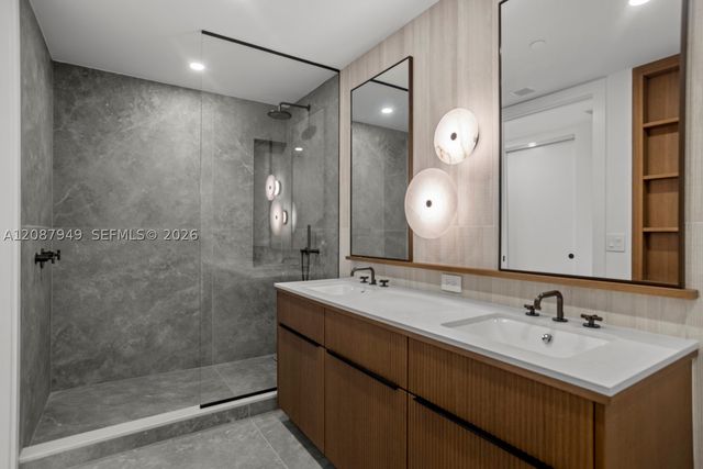 2200 Brickell Ave 319, Miami, FL 33129