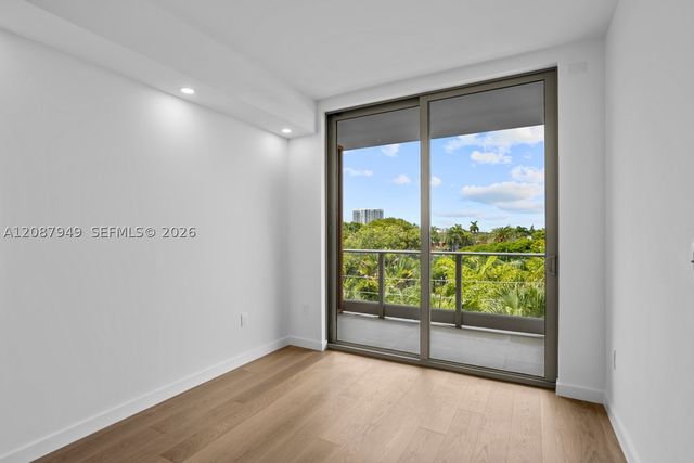 2200 Brickell Ave 319, Miami, FL 33129