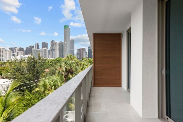 2200 Brickell Ave 319, Miami, FL 33129