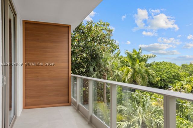 2200 Brickell Ave 319, Miami, FL 33129