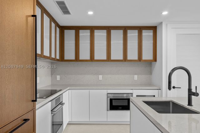 2200 Brickell Ave 319, Miami, FL 33129