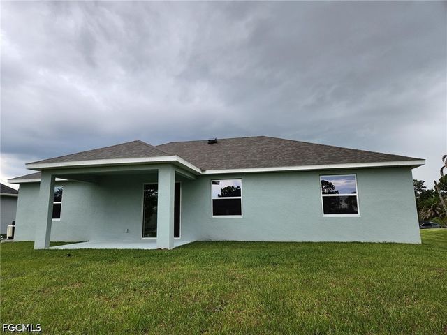 3514 42nd ST SW, Lehigh Acres, FL 33976