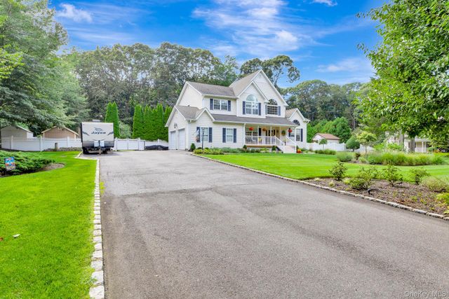 2835 N Wading River Road, Wading River, NY 11792