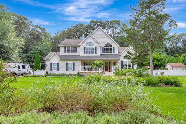 2835 N Wading River Road, Wading River, NY 11792