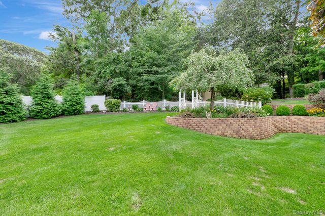 2835 N Wading River Road, Wading River, NY 11792