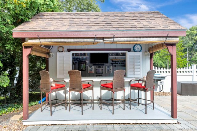 2835 N Wading River Road, Wading River, NY 11792