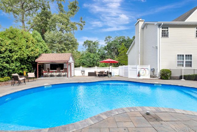 2835 N Wading River Road, Wading River, NY 11792