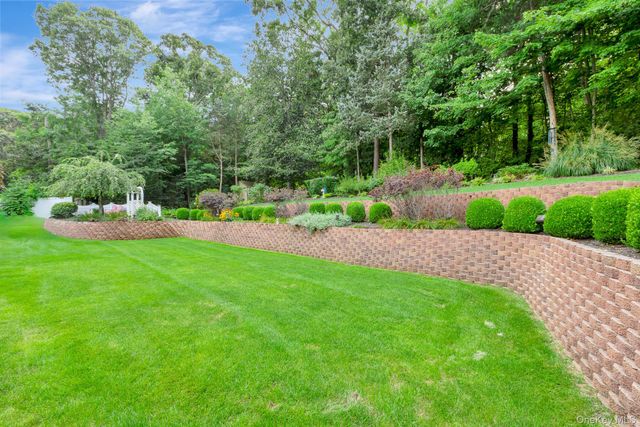 2835 N Wading River Road, Wading River, NY 11792