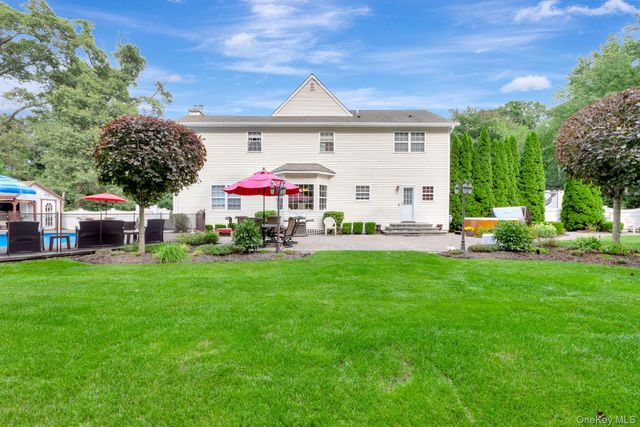 2835 N Wading River Road, Wading River, NY 11792