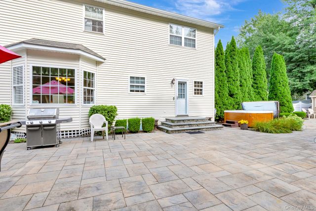 2835 N Wading River Road, Wading River, NY 11792