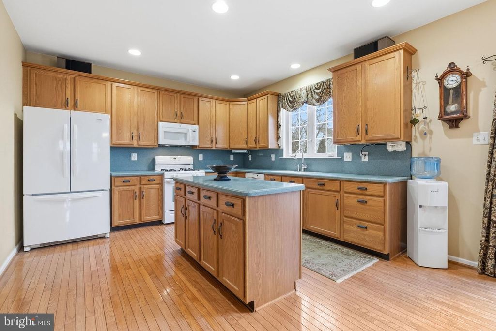 Image 15 of property listing at 12 ELLIOT CT, Royersford, PA 19468