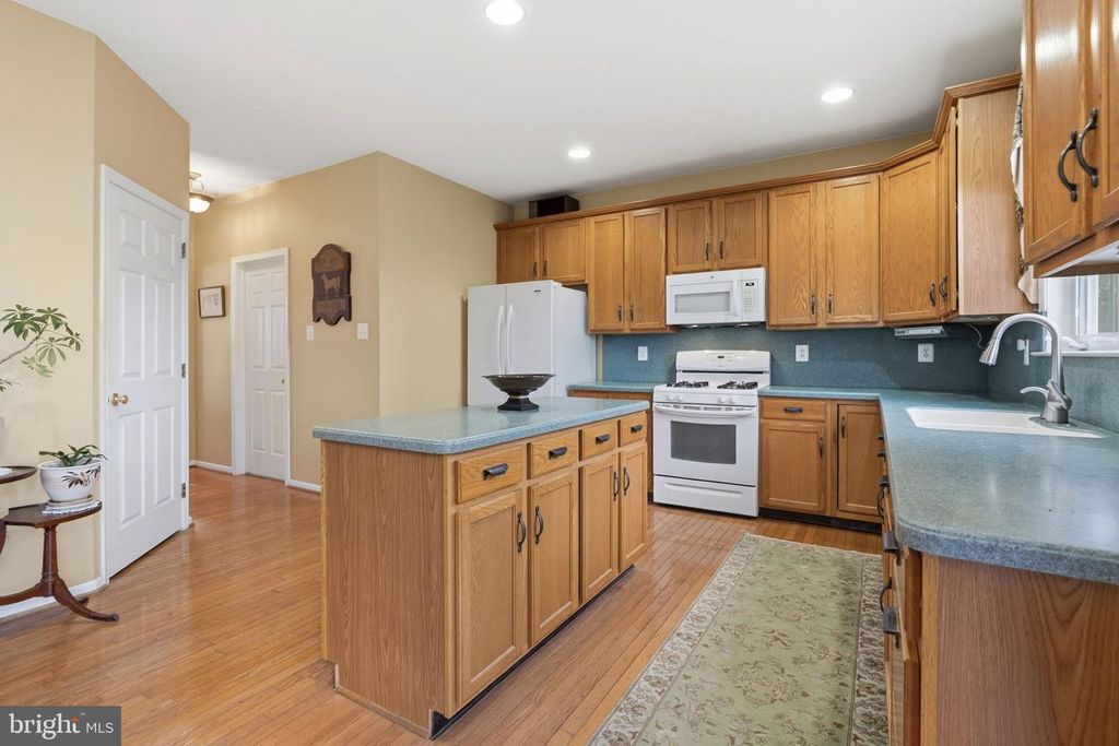 Image 17 of property listing at 12 ELLIOT CT, Royersford, PA 19468