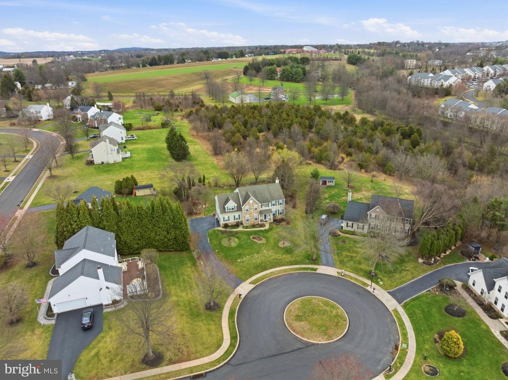 Image 3 of property listing at 12 ELLIOT CT, Royersford, PA 19468